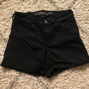 American Eagle Midi Black Shorts